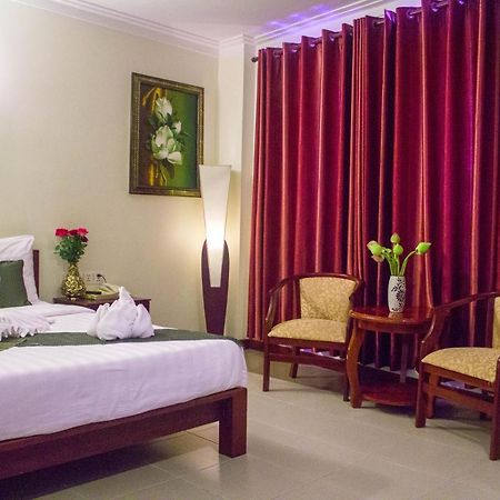 V N E Hotel Phnom Penh Exteriör bild