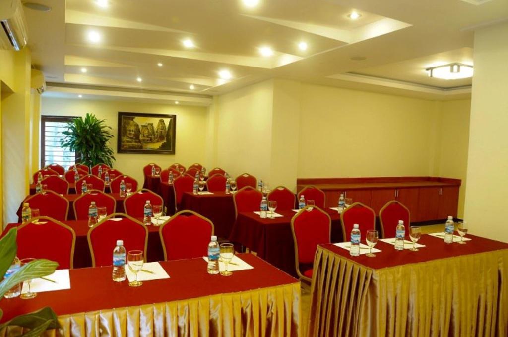 V N E Hotel Phnom Penh Exteriör bild