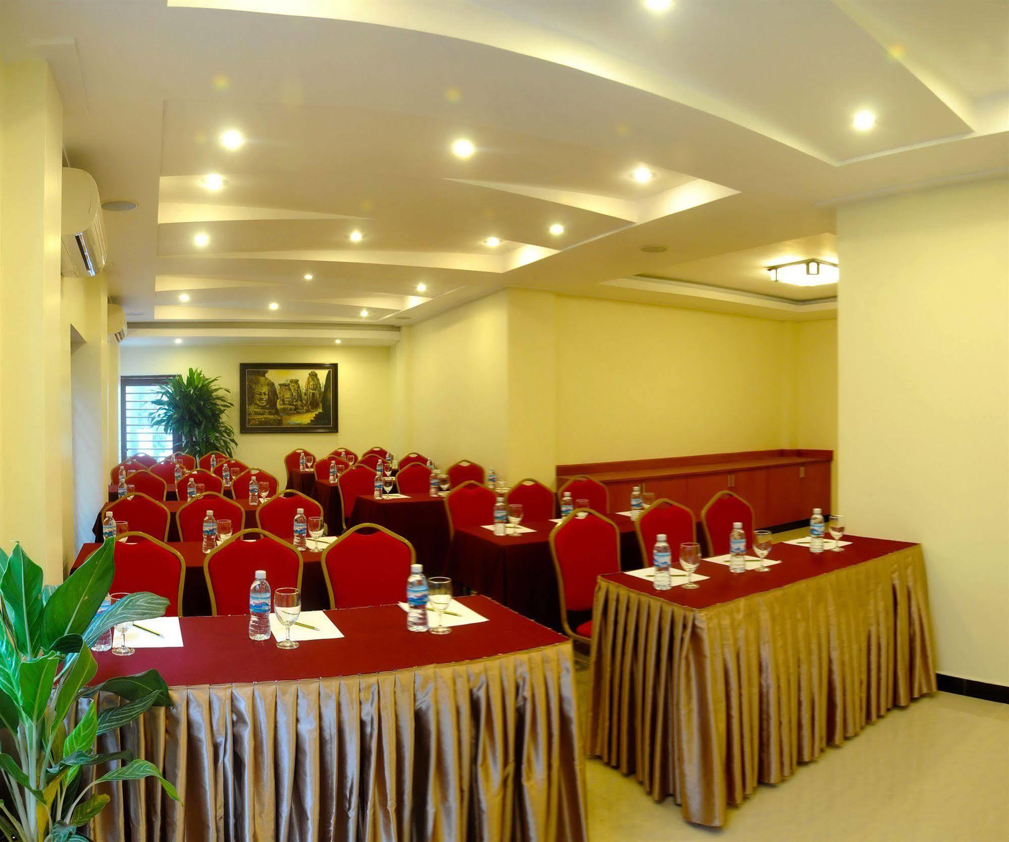 V N E Hotel Phnom Penh Exteriör bild