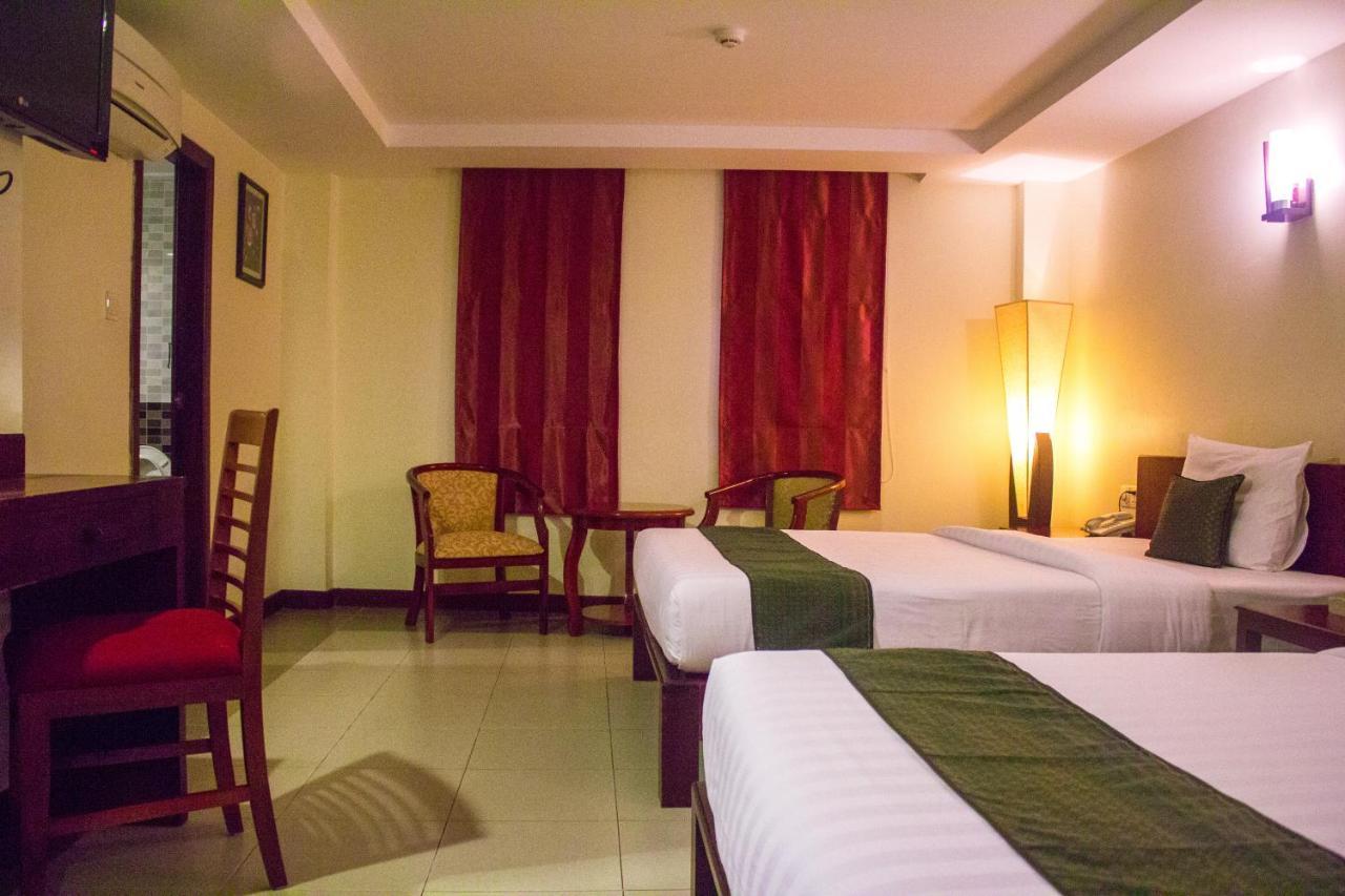 V N E Hotel Phnom Penh Exteriör bild