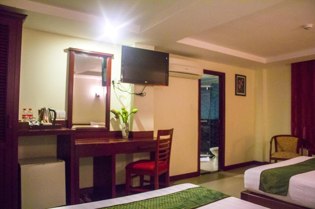 V N E Hotel Phnom Penh Exteriör bild